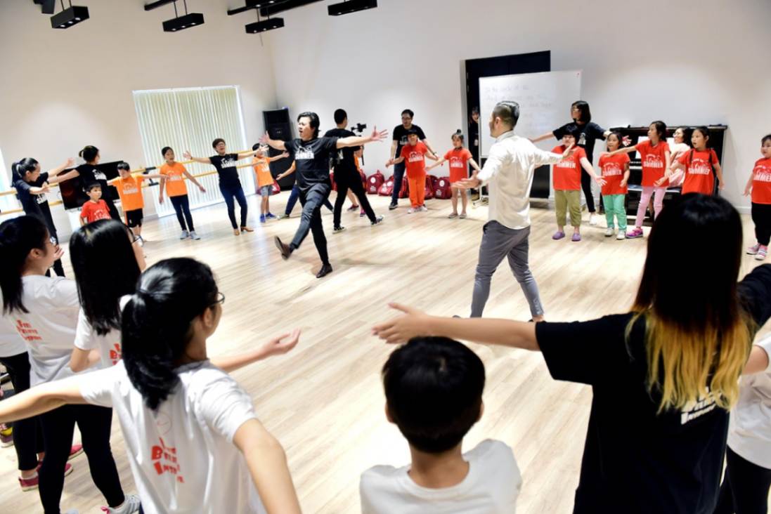 Tham gia các khóa học năng khiếu